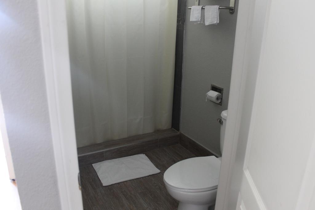 Town House Motel Lynwood Zewnętrze zdjęcie
