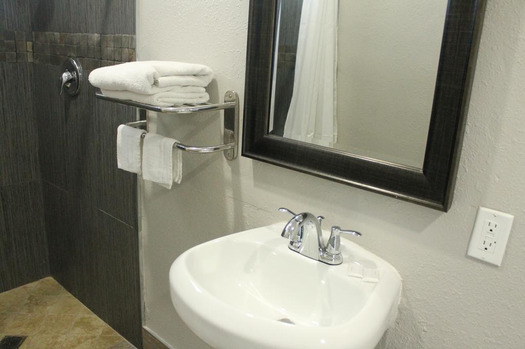 Town House Motel Lynwood Zewnętrze zdjęcie